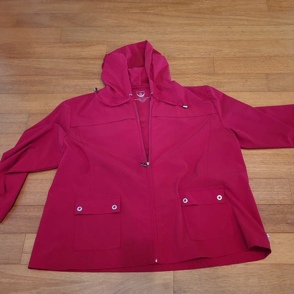 Chico's Zenergy Red Jacket With Hood And Pockets
